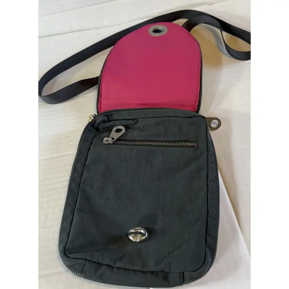 Baggallini Gray Quilted Twistlock Logo Pockets Lined Organizer CrossBody